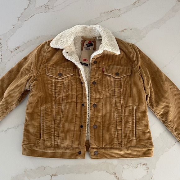 Levi's Jackets & Blazers - Women’s Levi Sherpa jacket